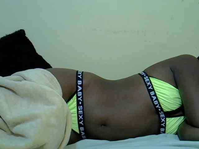 curvy-corazon webcam