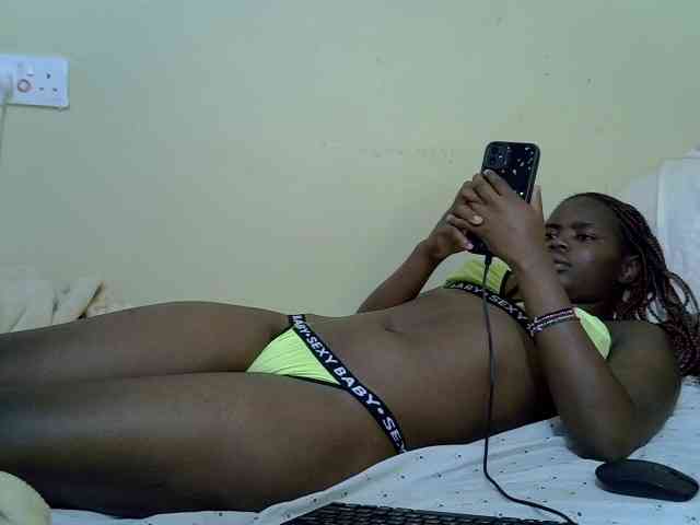 curvy-corazon webcam