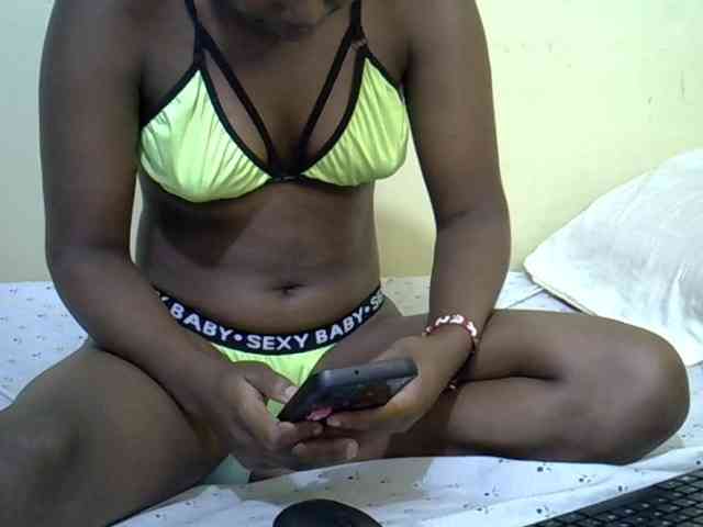 curvy-corazon webcam