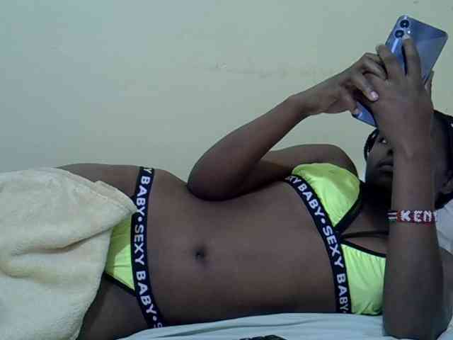 curvy-corazon webcam