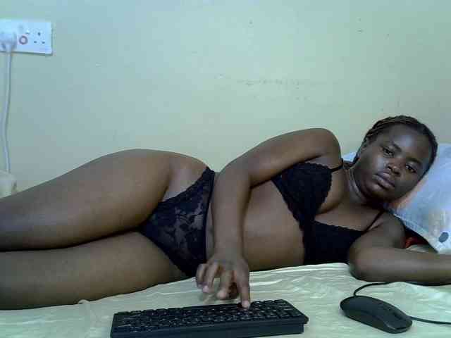 curvy-corazon webcam