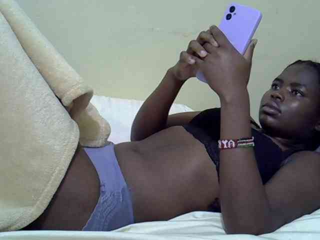 curvy-corazon webcam