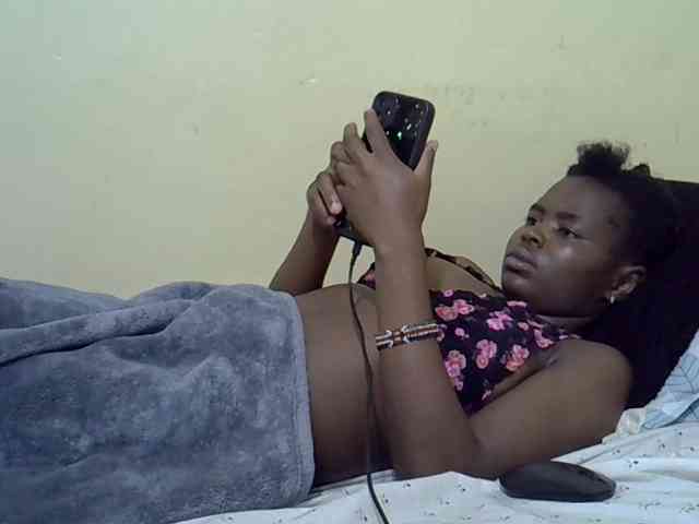 curvy-corazon webcam