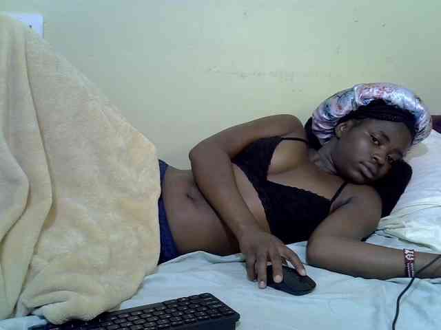 curvy-corazon webcam