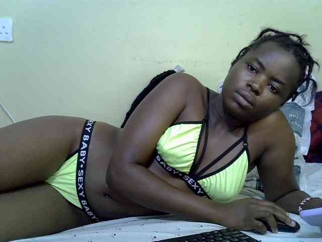 curvy-corazon webcam
