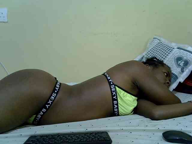 curvy-corazon webcam