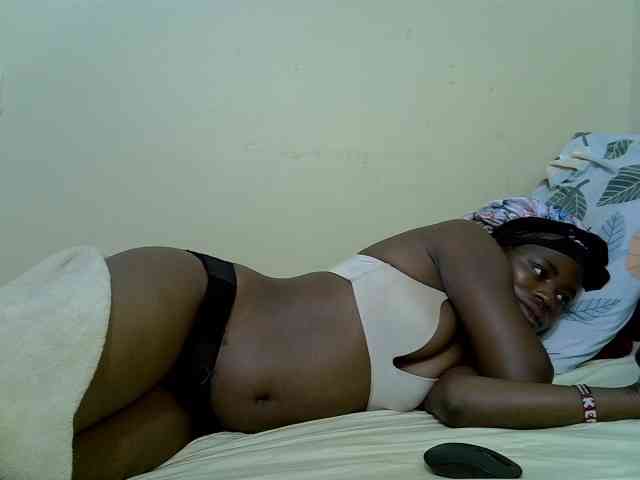 curvy-corazon webcam