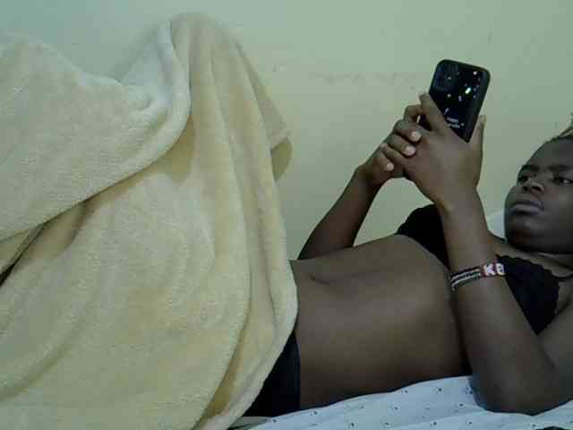 curvy-corazon webcam