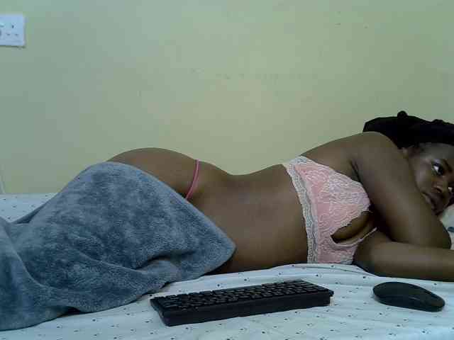 curvy-corazon webcam