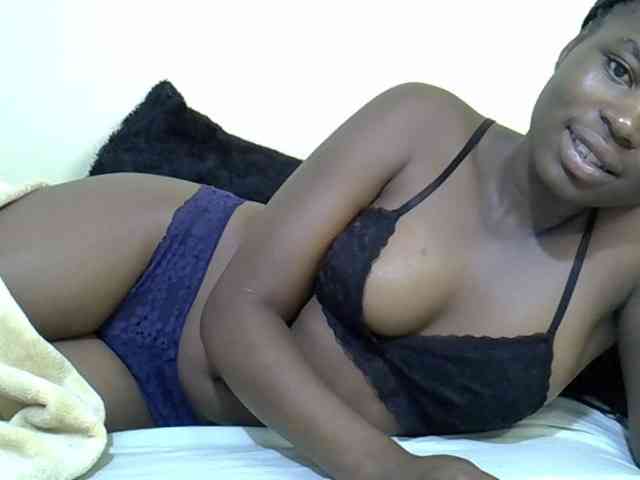 curvy-corazon webcam