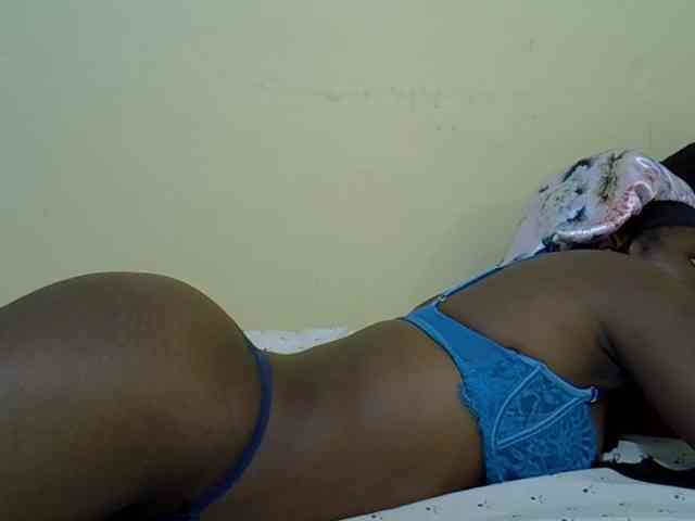 curvy-corazon webcam