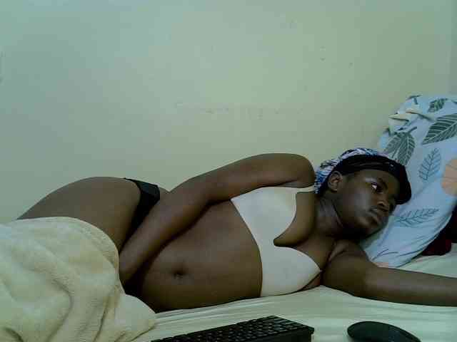 curvy-corazon webcam