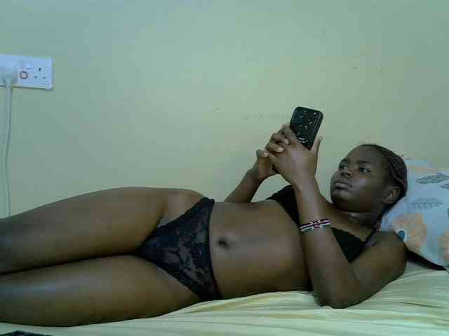 curvy-corazon webcam