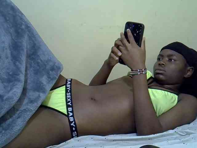 curvy-corazon webcam