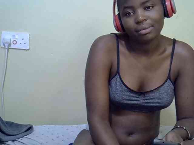 Model: curvy-corazon