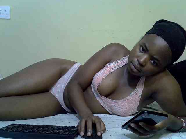 curvy-corazon webcam