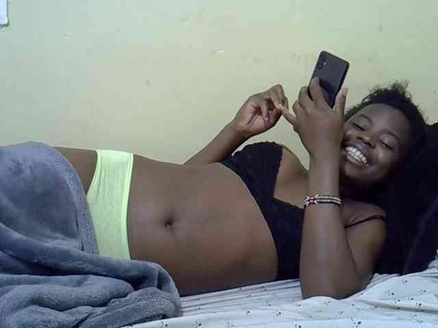 curvy-corazon webcam