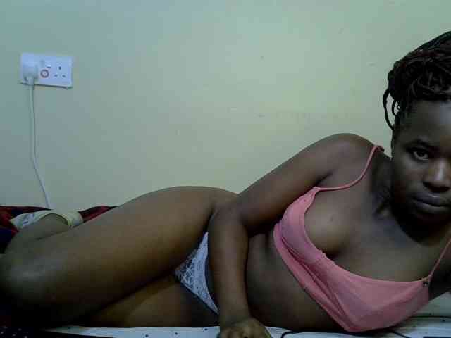 curvy-corazon Live Webcam on BongaCams