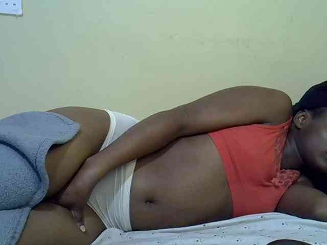 curvy-corazon webcam
