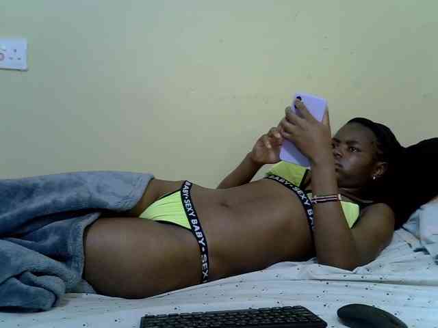 curvy-corazon webcam