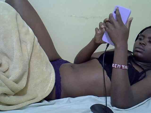 curvy-corazon webcam