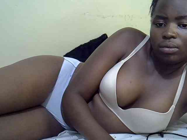 curvy-corazon webcam