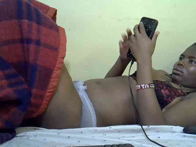 curvy-corazon webcam