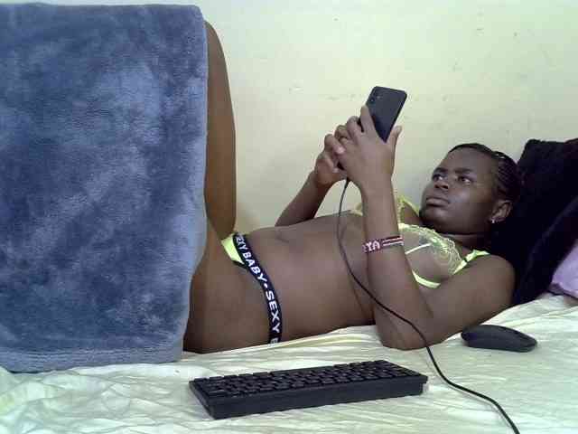 curvy-corazon webcam