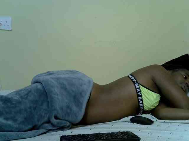 curvy-corazon webcam