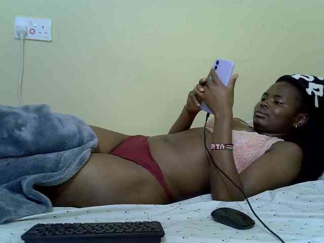 curvy-corazon webcam