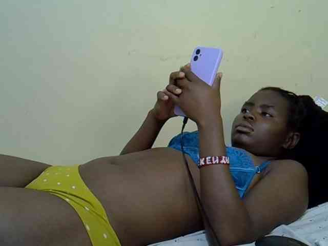 curvy-corazon webcam