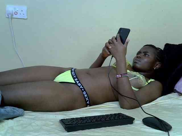 curvy-corazon webcam