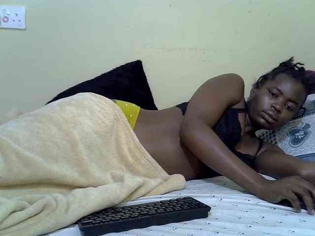 curvy-corazon webcam