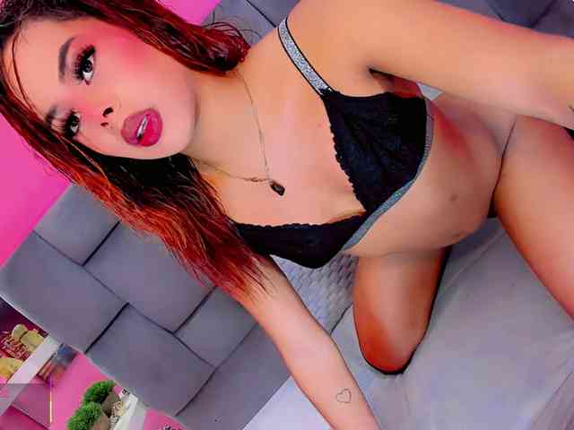 KlhoeGill Live Webcam on BongaCams