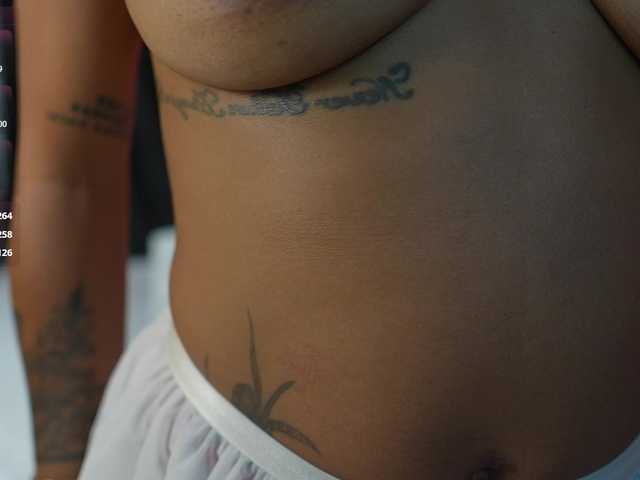 hollyvega live cam on BongaCams