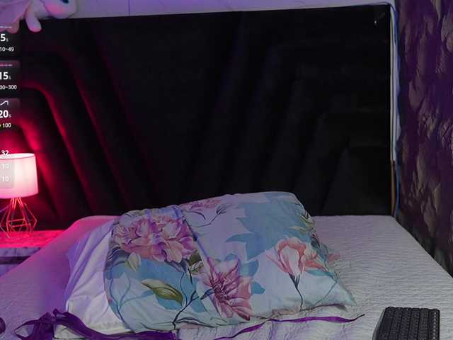 hollyvega live cam on BongaCams