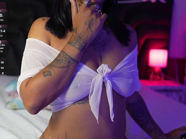 hollyvega