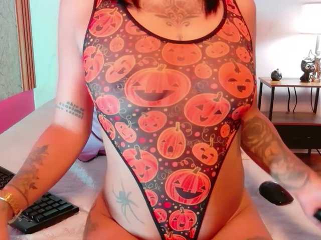 hollyvega live cam on BongaCams
