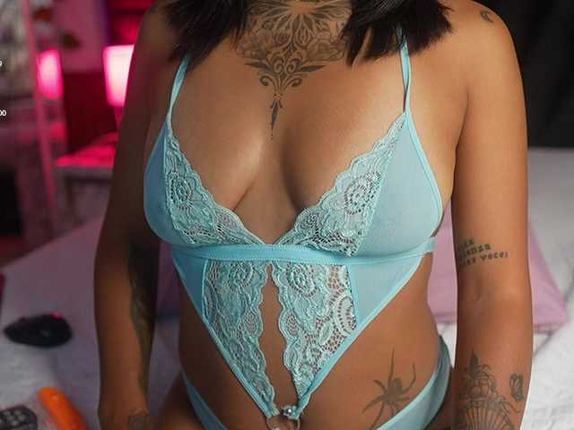 hollyvega