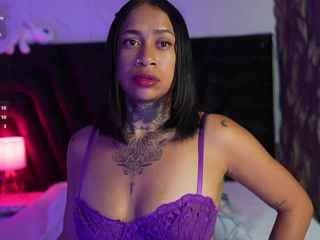 hollyvega