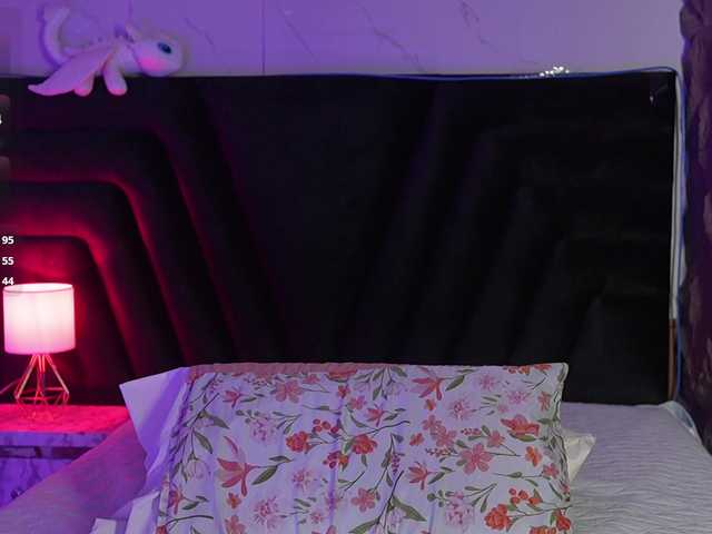 hollyvega live cam on BongaCams