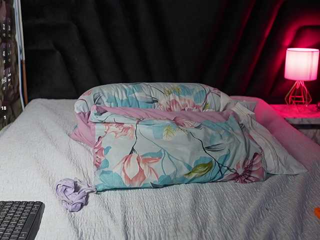 hollyvega live cam on BongaCams