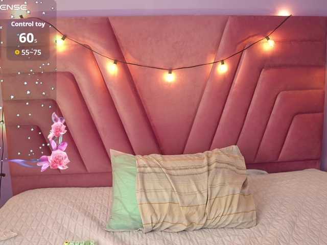 hollyvega live cam on BongaCams