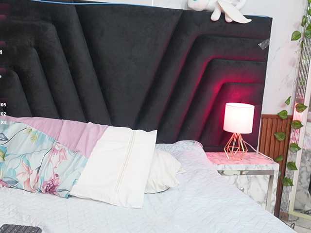 hollyvega live cam on BongaCams