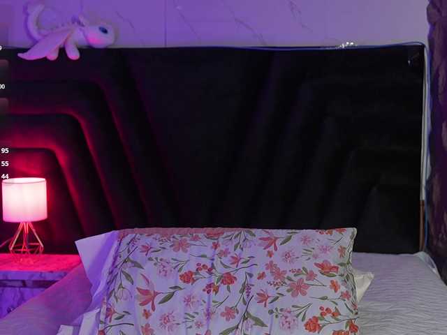 hollyvega live cam on BongaCams