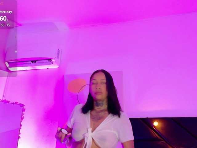 hollyvega live cam on BongaCams