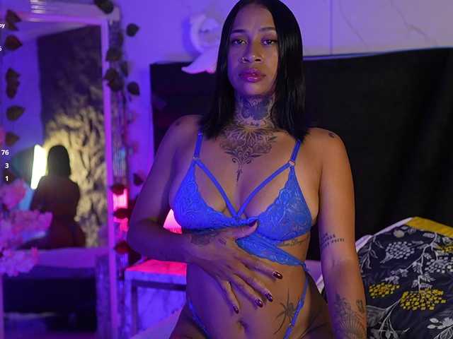 hollyvega