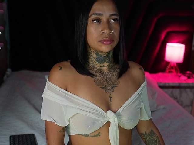 hollyvega