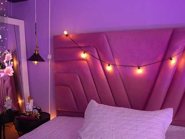 hollyvega live cam on BongaCams