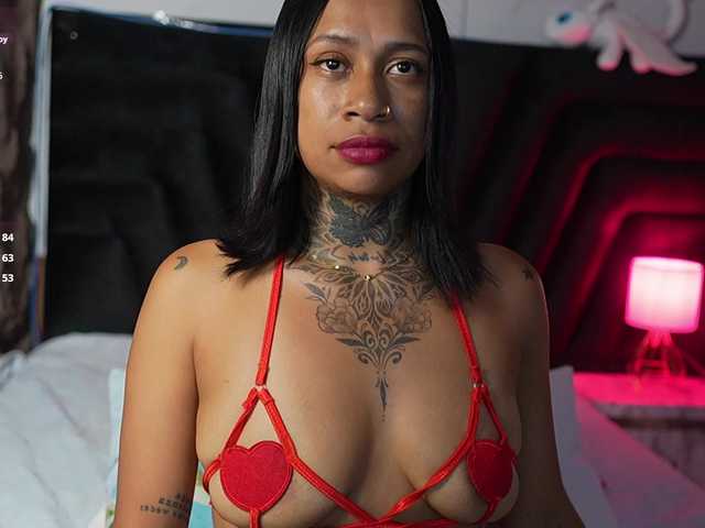 hollyvega live cam on BongaCams